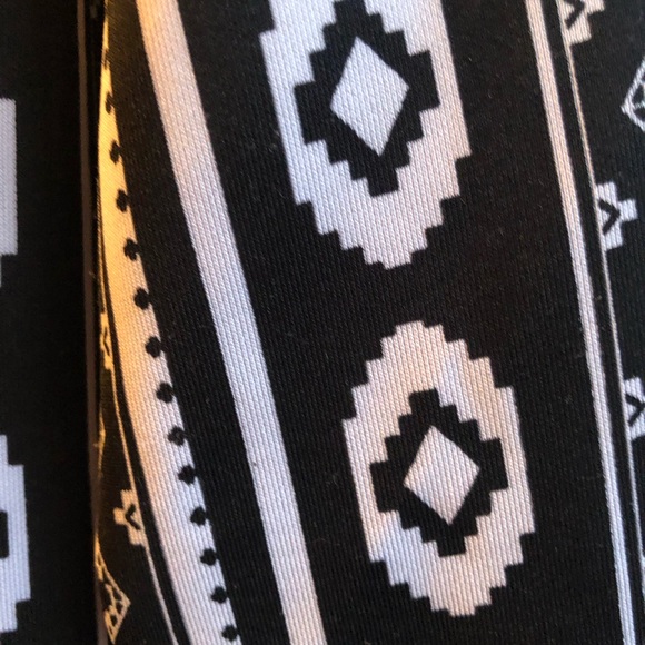 Black and white patterned - wrap kimono - Picture 6 of 7